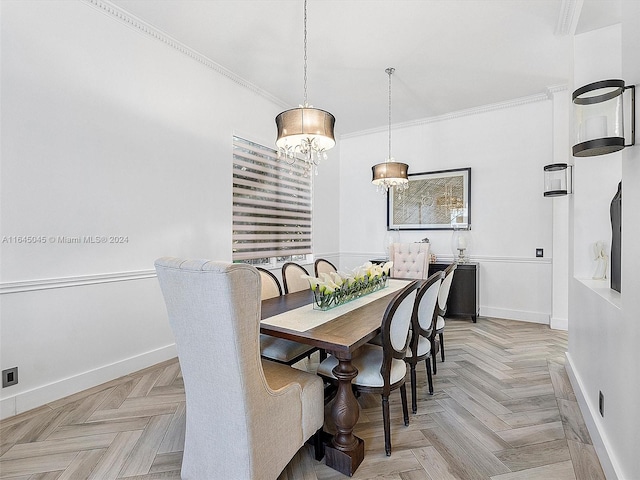 dining space with crown molding and baseboards