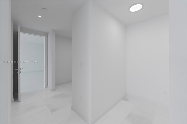 300 Biscayne Blvd Way Unit 4204, Miami, FL 33131 - hallway with baseboards