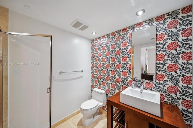 full bathroom featuring recessed lighting, visible vents, toilet, a shower stall, and vanity