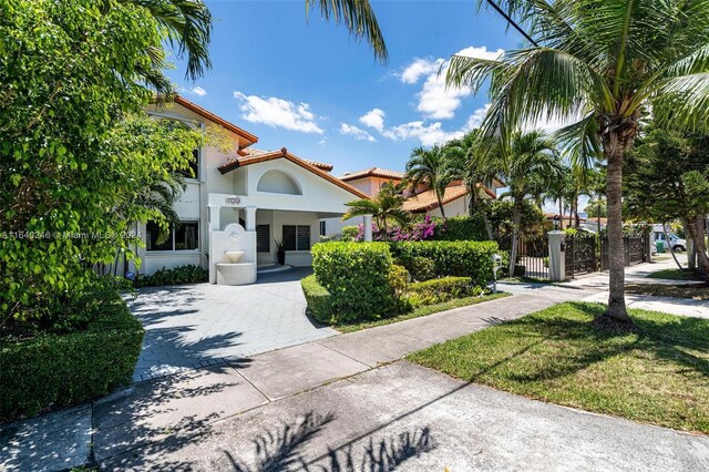 view of mediterranean / spanish-style house