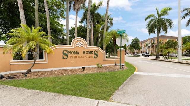 view of community / neighborhood sign