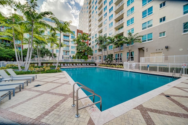 view of swimming pool