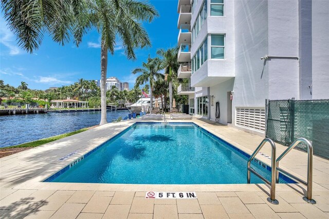 view of swimming pool