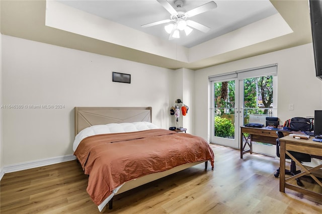 dining space with ornamental molding and light hardwood / wood-style floors