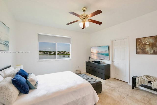 bedroom featuring ceiling fan