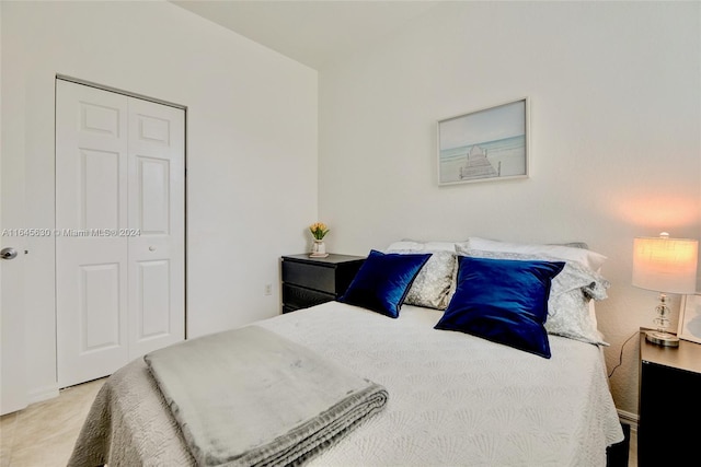 bedroom featuring a closet