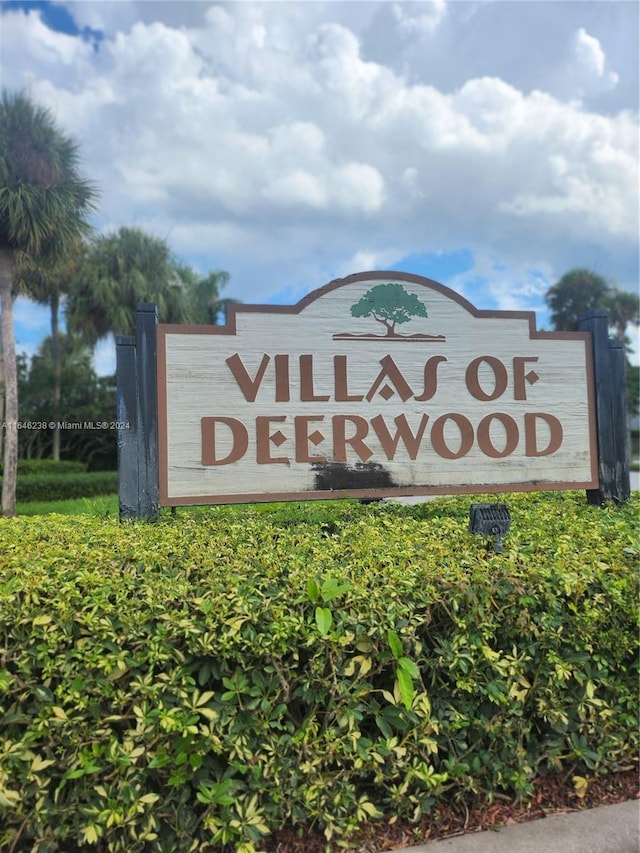 view of community / neighborhood sign