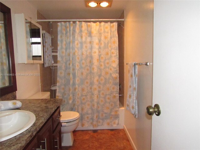 corridor featuring light tile patterned flooring