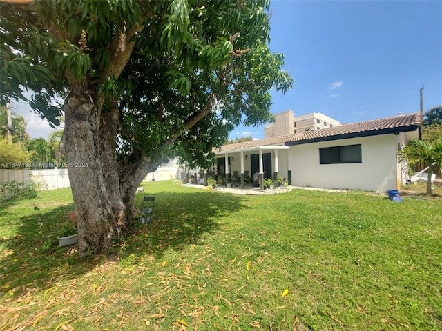 4741 NE 19th Ave, Fort Lauderdale, FL 33308 - view of yard featuring fence