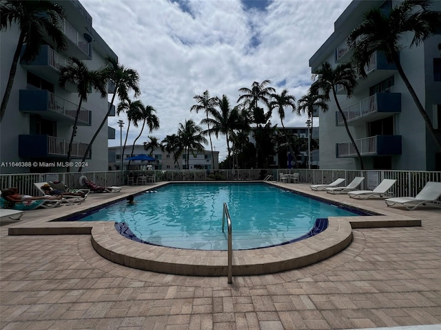 view of swimming pool