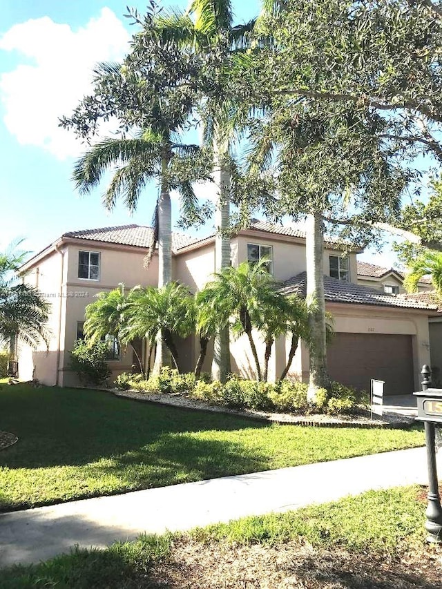 exterior space featuring a yard