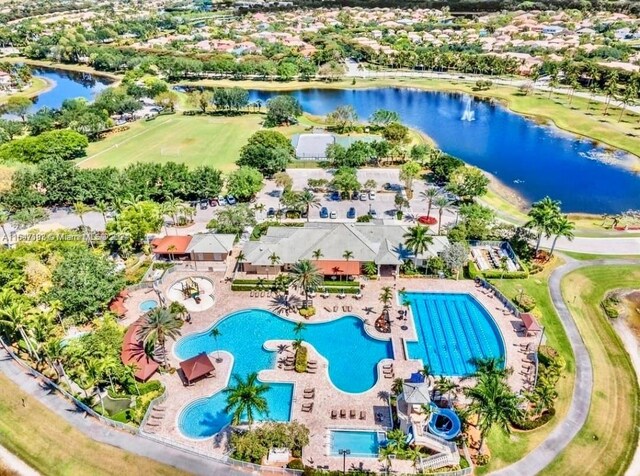 view of property's community featuring a water view