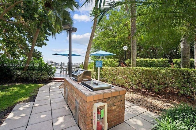 exterior space with an outdoor kitchen