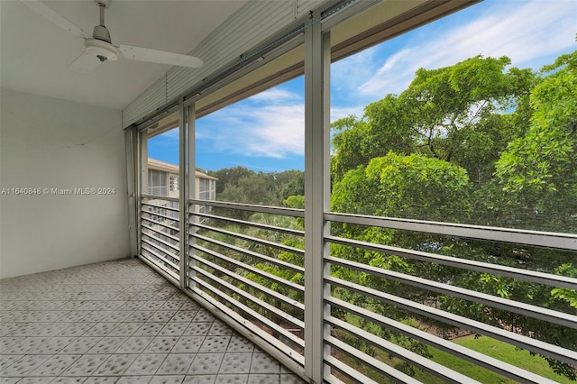 balcony featuring ceiling fan