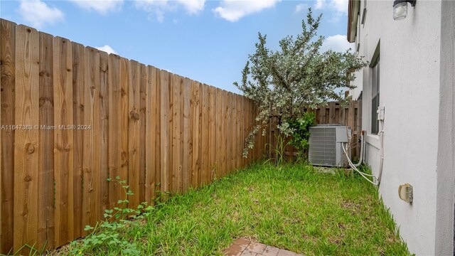 view of yard featuring cooling unit