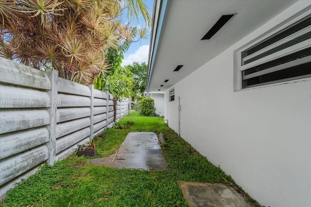 150 SE 3rd Ave, Dania Beach, FL 33004 - view of yard featuring a patio area