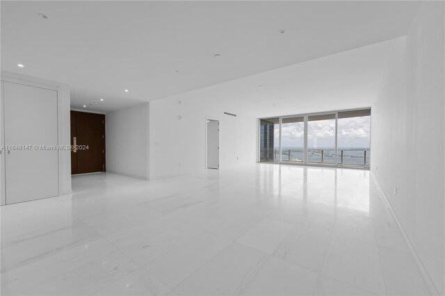 300 Biscayne Blvd Way Unit 4604, Miami, FL 33131 - empty room with recessed lighting
