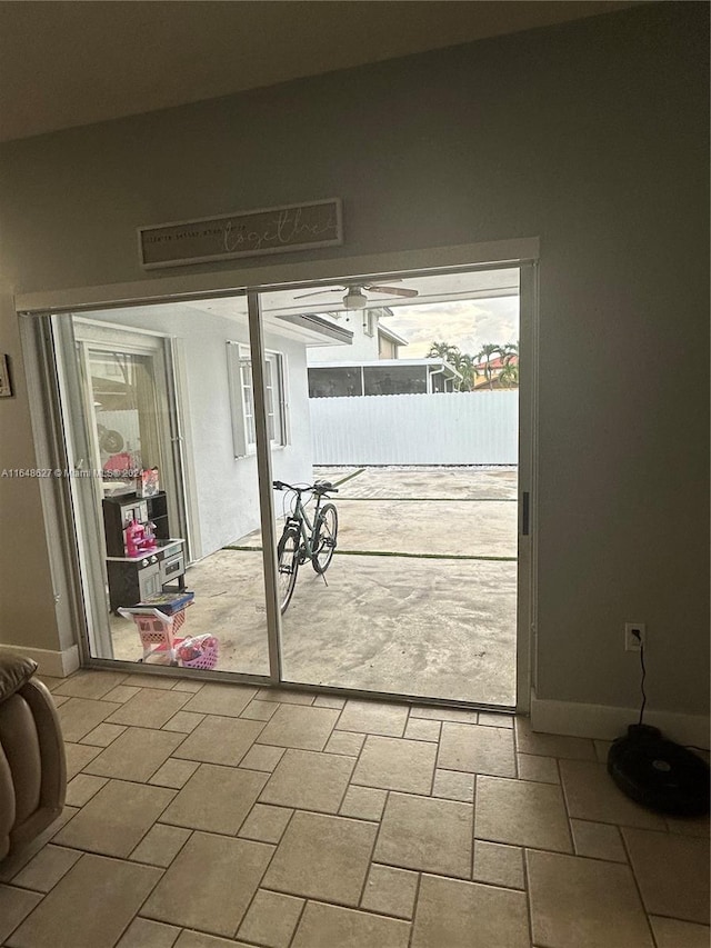 entryway with ceiling fan