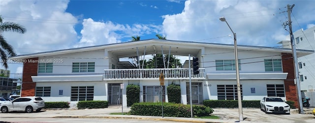 view of front of home featuring stucco siding