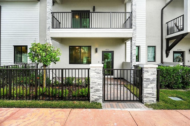 exterior space featuring a balcony