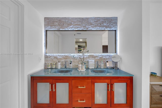 bar with backsplash and sink