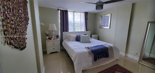 bedroom with ceiling fan