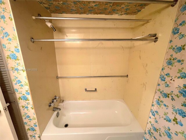 3000 NE 5th Ter Unit 310-A, Wilton Manors, FL 33334 - full bath with shower / bathtub combination