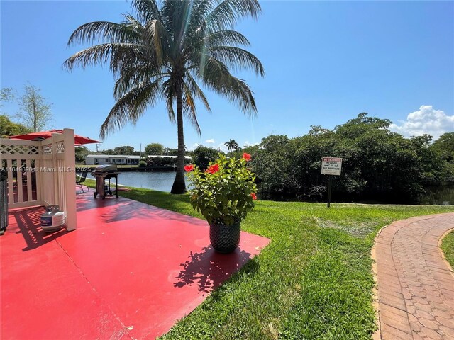 3000 NE 5th Ter Unit 310-A, Wilton Manors, FL 33334 - view of green lawn