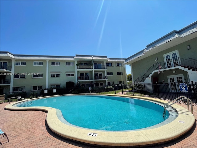 view of swimming pool