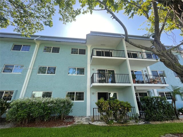 3000 NE 5th Ter Unit 310-A, Wilton Manors, FL 33334 - view of apartment building / complex