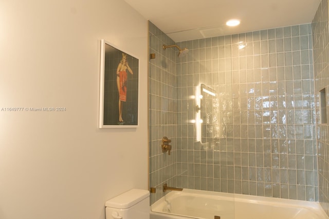 full bathroom with bathtub / shower combination and toilet