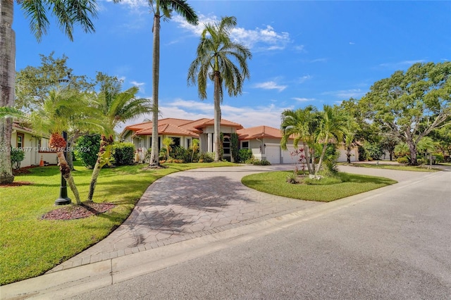 view of front of property with a front lawn