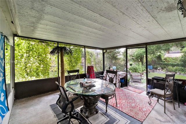 view of sunroom / solarium