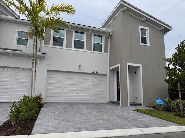 view of front of house featuring a garage