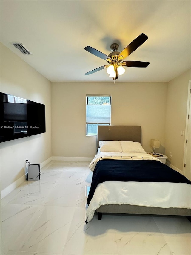 unfurnished bedroom with ceiling fan