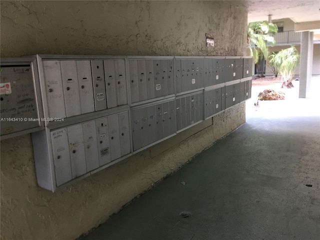 view of property's community featuring mail boxes