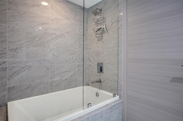 801 S Miami Ave Unit 2509, Miami, FL 33130 - full bath featuring tiled shower / bath combo