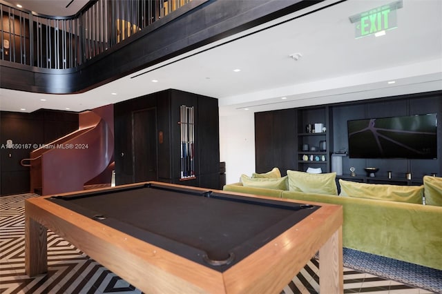 recreation room with pool table