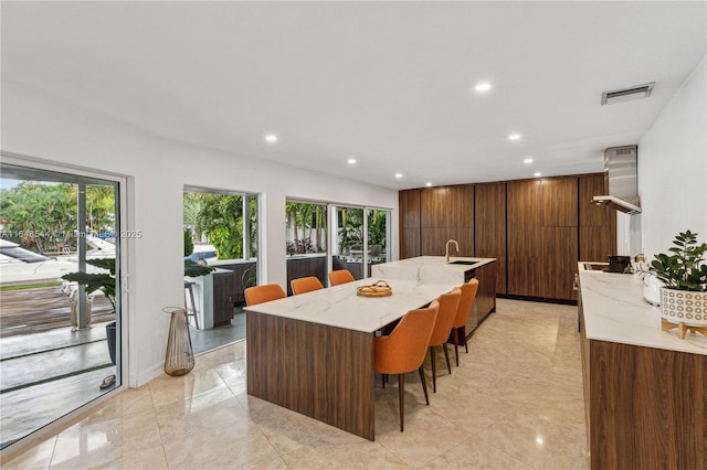 dining room with visible vents and recessed lighting