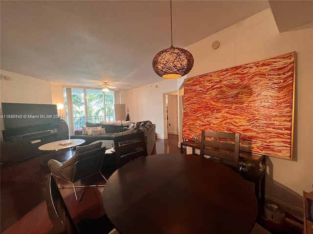 dining space with ceiling fan