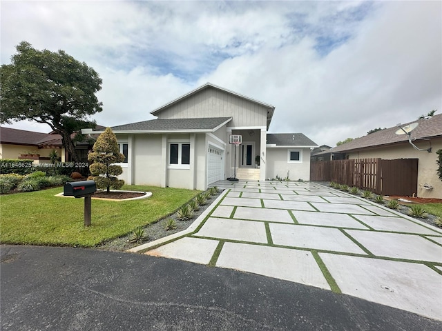 view of front facade with a front yard