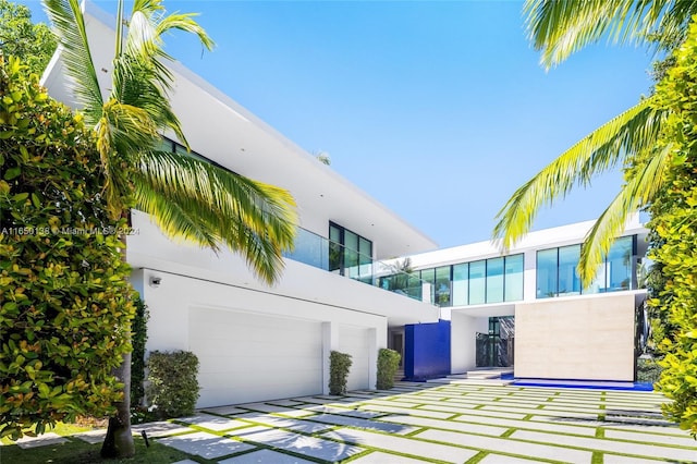 view of front of home featuring a garage