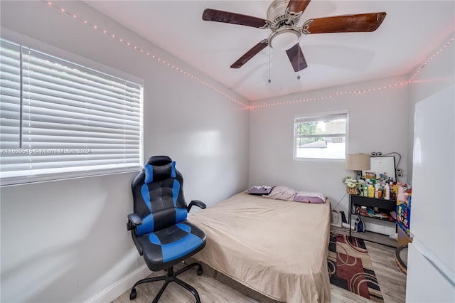 bedroom featuring ceiling fan