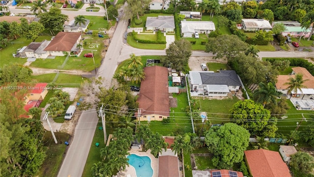 view of front of home featuring a front lawn