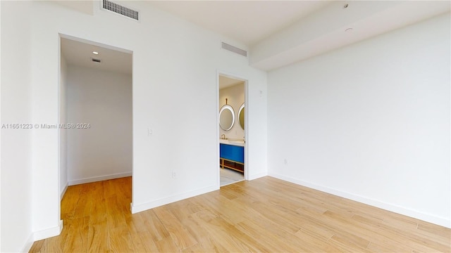 empty room featuring light hardwood / wood-style flooring