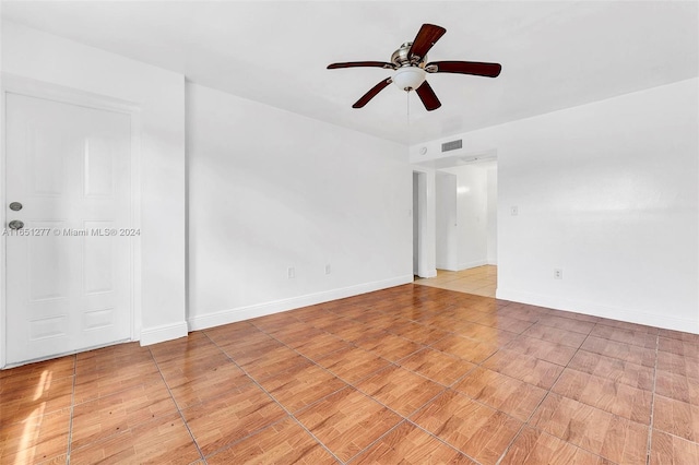 empty room with ceiling fan