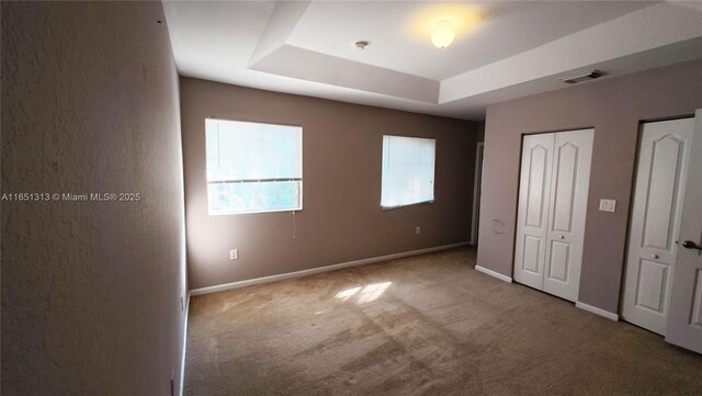 full bathroom with toilet, vanity, and shower / tub combo