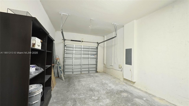 washroom with light tile patterned floors and independent washer and dryer