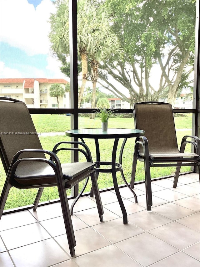 611 S Hollybrook Dr Unit 102, Pembroke Pines, FL 33025 - view of sunroom / solarium