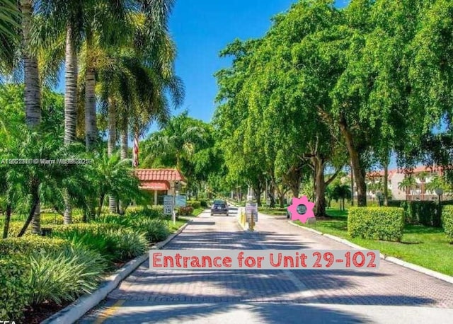 611 S Hollybrook Dr Unit 102, Pembroke Pines, FL 33025 - view of home's community